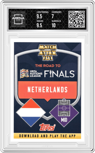 Frenkie de Jong from the 2022-23 Topps Match Attax 101 Road to UEFA Nations League Finals set featuring a Mirror Foil parallel graded by Arena Club and given an overall grade of 7.5.