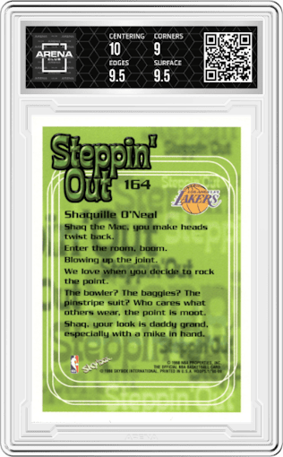 Shaquille O'Neal from the 1998-99 NBA Hoops set graded by Arena Club and given an overall grade of 9.5.