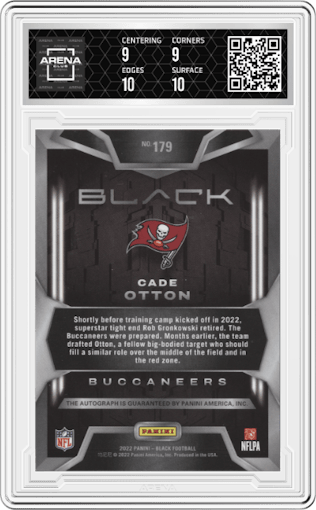 Cade Otton from the 2022 Panini Black set featuring a Copper parallel graded by Arena Club and given an overall grade of 9.5.
