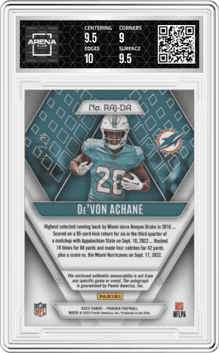 De'Von Achane from the 2023 Panini Phoenix set featuring a Green Prime parallel graded by Arena Club and given an overall grade of 9.5.