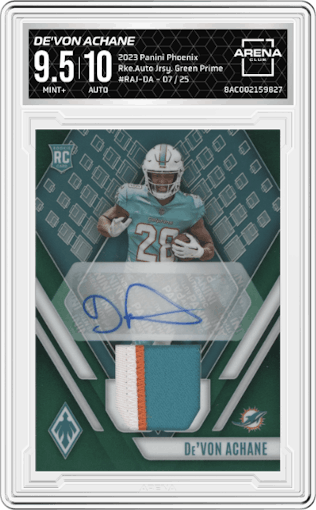 De'Von Achane from the 2023 Panini Phoenix set featuring a Green Prime parallel graded by Arena Club and given an overall grade of 9.5.
