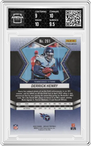 Derrick Henry from the 2022 Panini Mosaic set featuring a Honeycomb parallel graded by Arena Club and given an overall grade of 9.5.