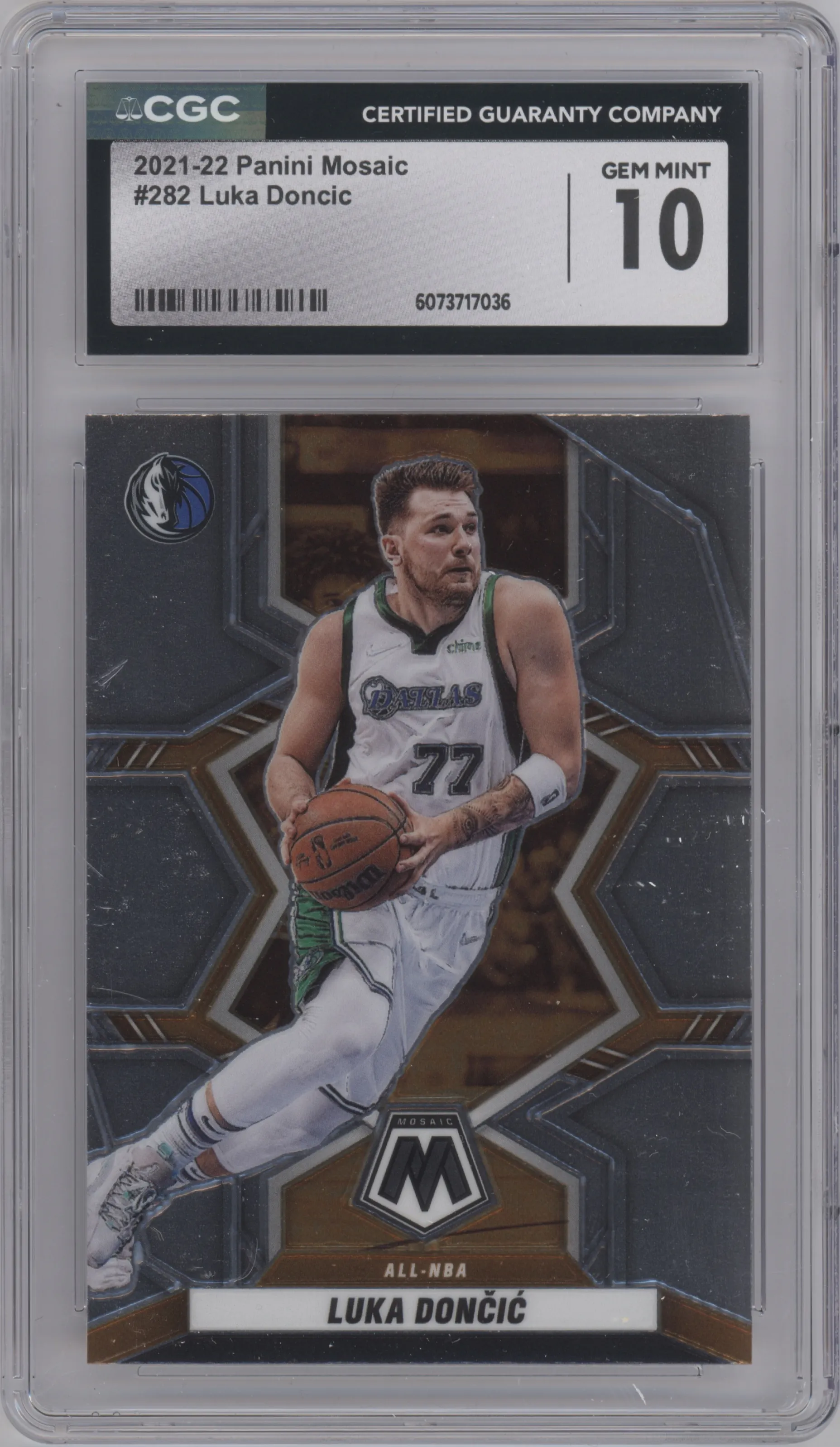 2021 Panini Mosaic Luka Doncic #282 CGC 10
