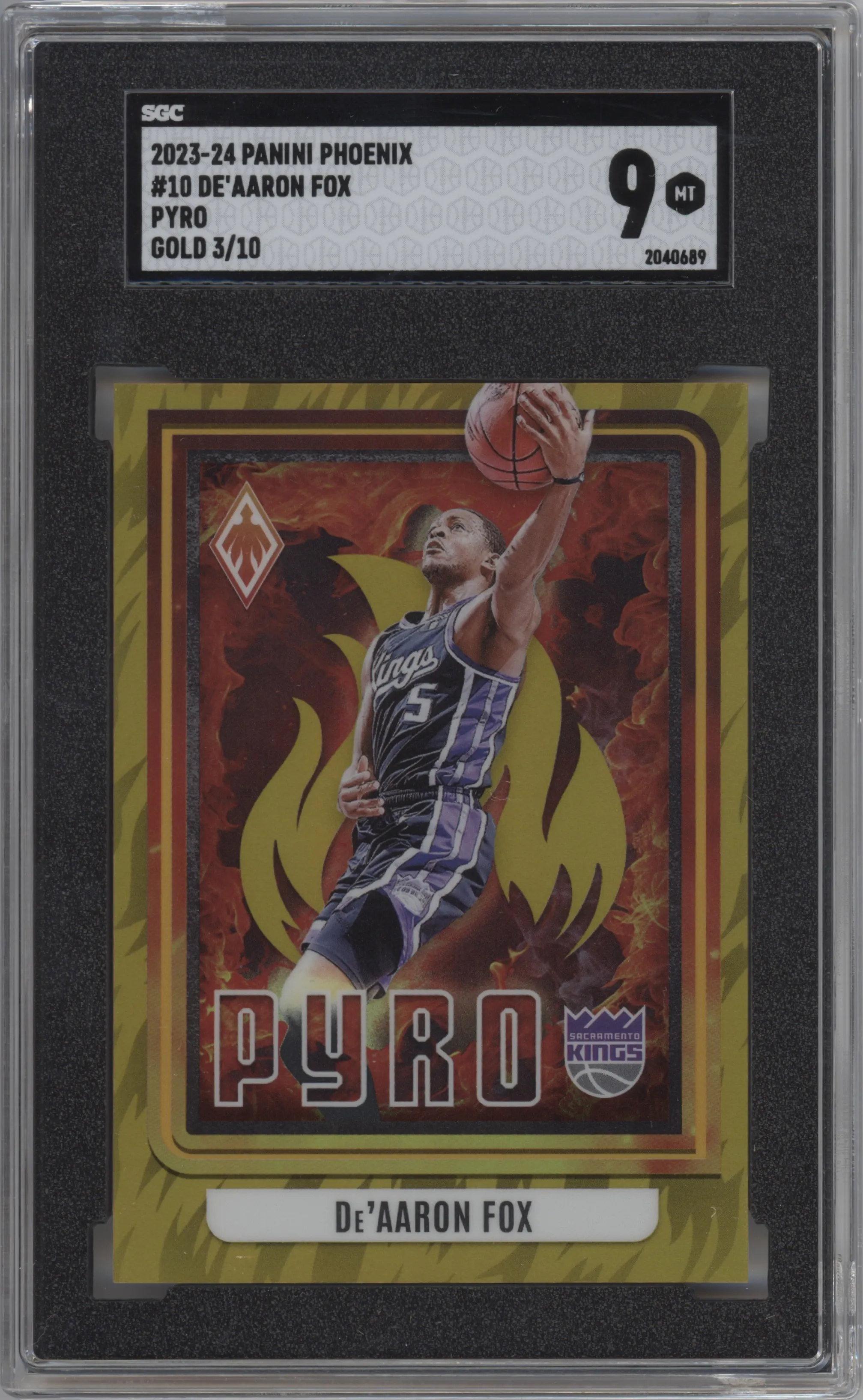 De’Aaron Fox from the 2023-24 Panini Phoenix set featuring a Gold parallel graded by SGC and given an overall grade of 9.
