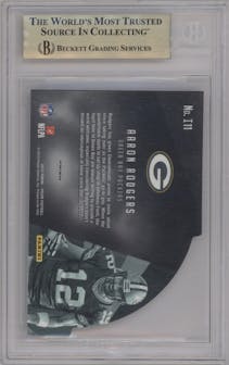 Aaron Rodgers from the 2015 Panini Prizm set featuring a Prizm parallel graded by Beckett and given an overall grade of 9.5.