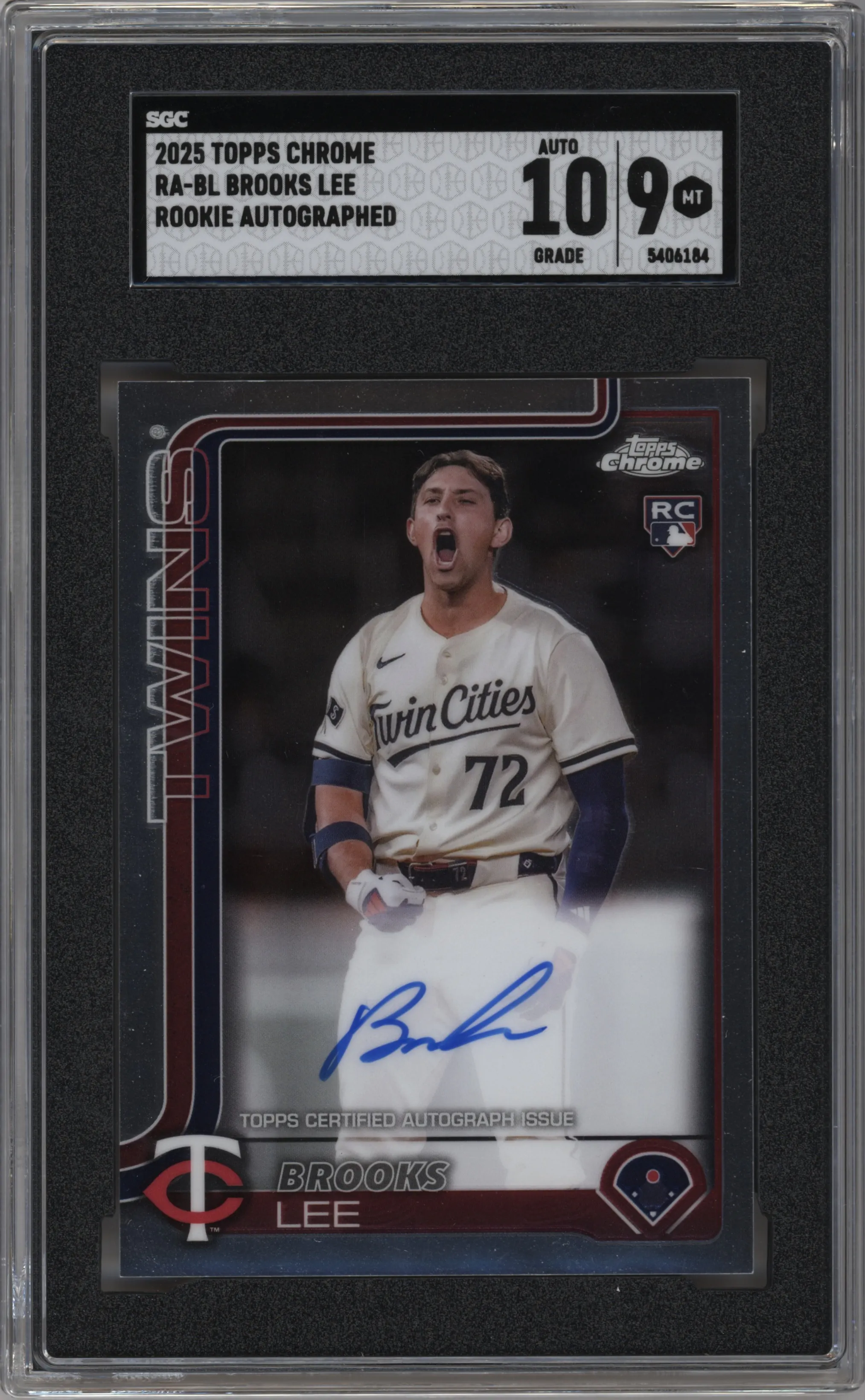 Brooks Lee  from the 2025 Topps Chrome set graded by SGC and given an overall grade of 9.